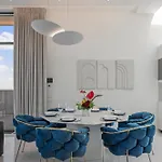 One Luxury Penthouse Apartman