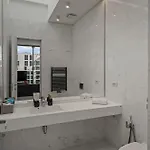 One Luxury Penthouse Apartman *