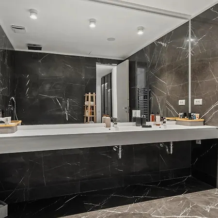 公寓 One Luxury Penthouse 马马亚